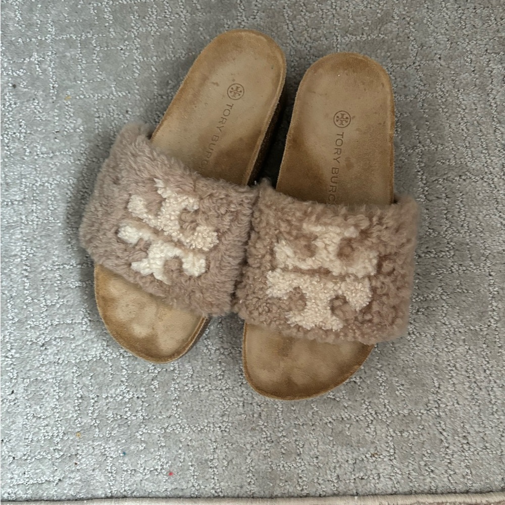 Tory Burch women’s fuzzy slides. Size 7.5